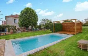 Nice Home In Briennon - Pouilly-sous-Charlieu