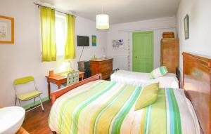 Maisons de vacances Nice Home In Briennon : photos des chambres