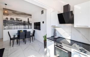 Amazing Apartment In Tinj With Kitchen