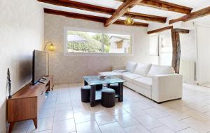 Maisons de vacances Cozy Home In Sartilly-Baie-Bocage : photos des chambres