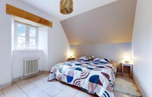 Maisons de vacances Cozy Home In Sartilly-Baie-Bocage : photos des chambres