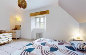 Maisons de vacances Cozy Home In Sartilly-Baie-Bocage : photos des chambres