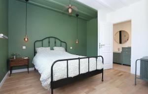 Maisons de vacances Stunning Home In Le Minihic-Sur-Rance : photos des chambres