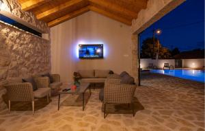 Cozy Home In Dubrava Kod Sibenika