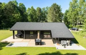 3 Bedroom Cozy Home In Farsø - Sundsøre