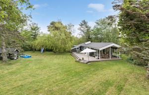 Cozy Home In Græsted With Kitchen