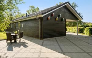 Awesome Home In Hadsund With Kitchen