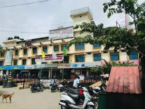 Hotel Samanvi International - Tiptūr