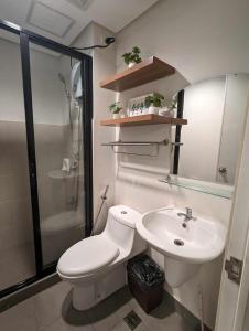 Joyce Condo @ Centrio Towers