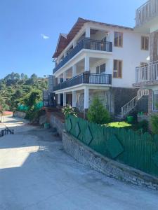 Hipster Tripster Villa