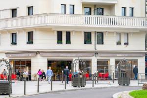 Appartements A 10min de Paris La Defense et Roland garros appartement lumineux avec parking et climatisation : photos des chambres