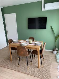 Appartements A 10min de Paris La Defense et Roland garros appartement lumineux avec parking et climatisation : photos des chambres