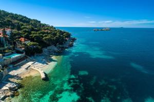 Piccola Red Studio - 50m from the beach