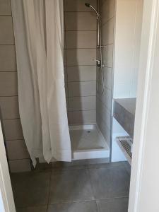 Appartements Gite Saint Florent Studio Apartment Parking Prive : photos des chambres