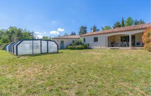 Maisons de vacances Nice Home In Plan-D-aups-Sainte-Bau : photos des chambres