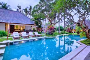 Damian 4 BR Pool Villa Garden JU24