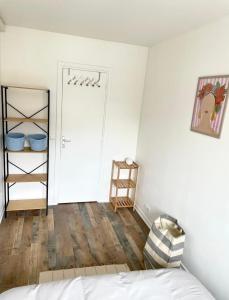 Appartements A 10min de Paris La Defense et Roland garros appartement tout confort avec parking et climatisation : photos des chambres