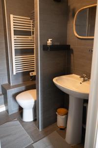 Appartements A 10min de Paris La Defense et Roland garros appartement tout confort avec parking et climatisation : photos des chambres