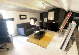 Maisons de vacances Grande maison, 5 chambres, piscine a 5 min d'Arles : Maison 5 Chambres