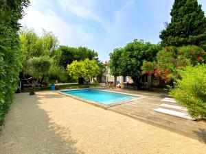 Maisons de vacances Grande maison, 5 chambres, piscine a 5 min d'Arles : photos des chambres