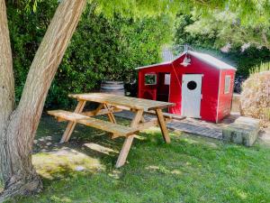 Maisons de vacances Grande maison, 5 chambres, piscine a 5 min d'Arles : photos des chambres