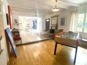 Maisons de vacances Grande maison, 5 chambres, piscine a 5 min d'Arles : photos des chambres