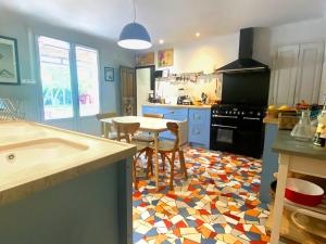 Maisons de vacances Grande maison, 5 chambres, piscine a 5 min d'Arles : photos des chambres