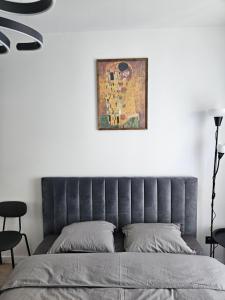 Sunny Apartment Near The River