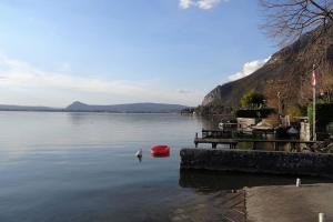 Appartement à 1 min à pied du lac dAnnecy