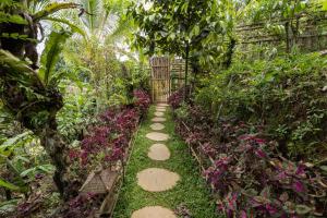 Tangi Wooden House at Sanda Plantation Hideaway