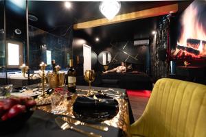 RoyalRelax Apartament w Lesie z Jacuzzi, Kinem domowym 88 - Białystok