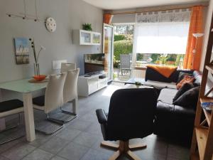 Fewo 7 mit Süd - Terrasse, Garten, Trampolin, Tischtennis