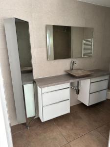 Maisons d'hotes Appartement de prestige avec piscine : photos des chambres