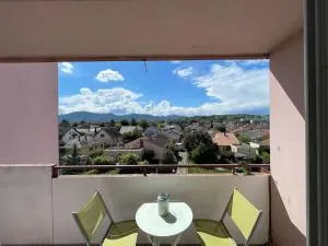 Studio avec balcon vue sur les collines - Valff