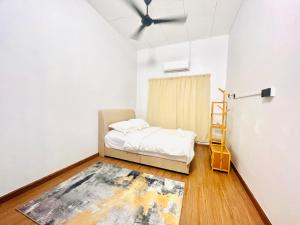 Corner House - Three Bedroom Quayside Rimbayu Kg Lombong Jalan Kebun Puchong