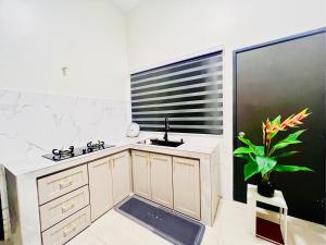 Corner House - Three Bedroom Quayside Rimbayu Kg Lombong Jalan Kebun Puchong