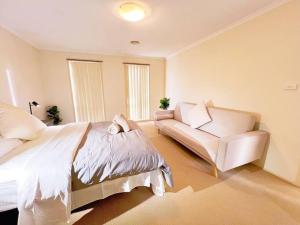 Spacious cheerful and comfortable family home