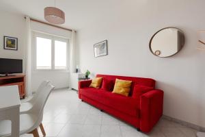 GuestHost - Piazzale Brescia- Cosy Apt with Balcony