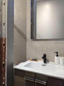 Le 12 cosy wifi et parking gratuit 7b