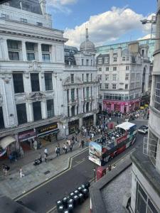 Sleep 5 in Mayfair St James Soho Cov7