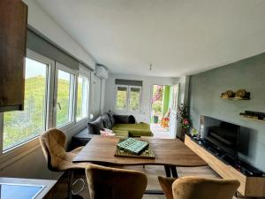 G.Tzanis Luxury Apartments