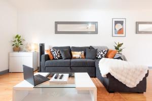 Colchester 3 Bedroom House, 2 Free Parking, Free WiFi, 5 mins from Station