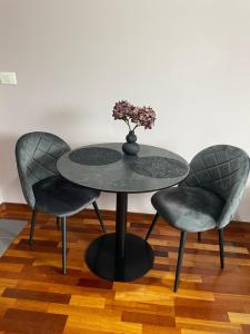 Central sweet apartment self check-in