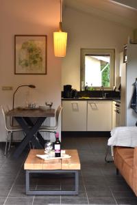 Huinerhofje 2 - Vrijstaand met grote omheinde tuin, rust, privacy en nabij bossen