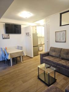 Langust - free parking