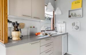 Cozy Home In Juelsminde With Wifi