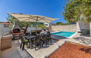 Cozy Home In Fazana With Kitchen