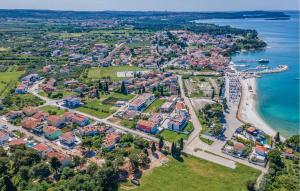 Cozy Home In Fazana With Kitchen