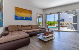 Stunning Home In Pula 