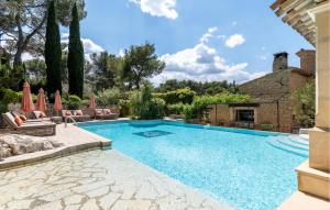 Amazing Home In Orgon